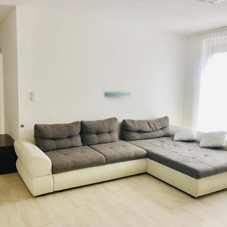 Ferienwohnung Akacvirag Apartman Siófok Exterior foto