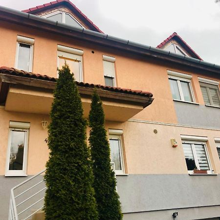 Ferienwohnung Akacvirag Apartman Siófok Exterior foto