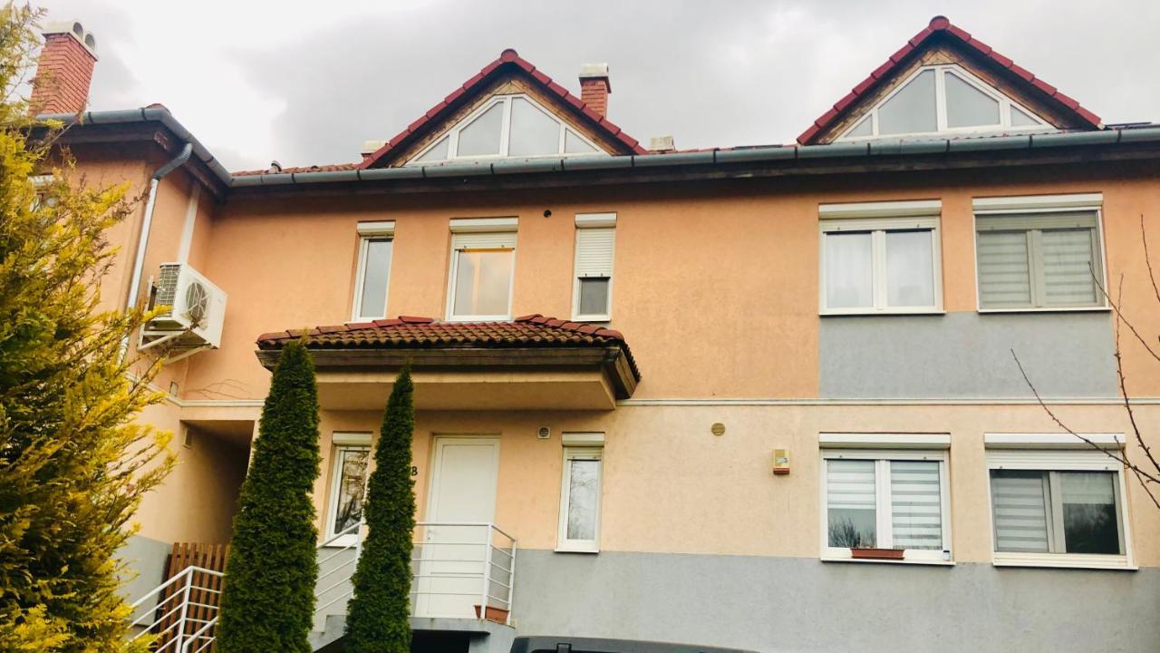 Ferienwohnung Akacvirag Apartman Siófok Exterior foto