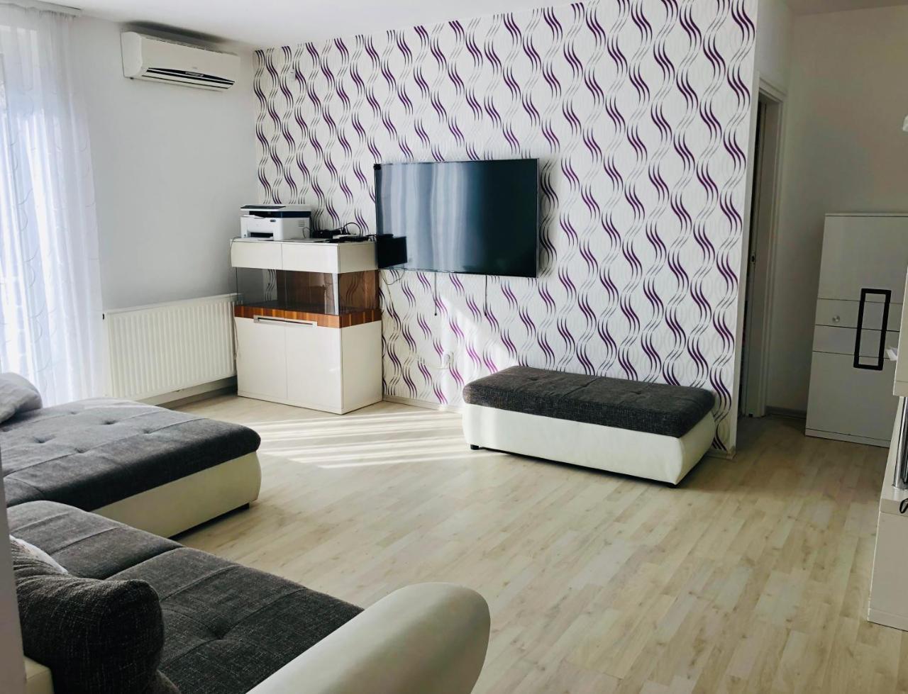 Ferienwohnung Akacvirag Apartman Siófok Exterior foto